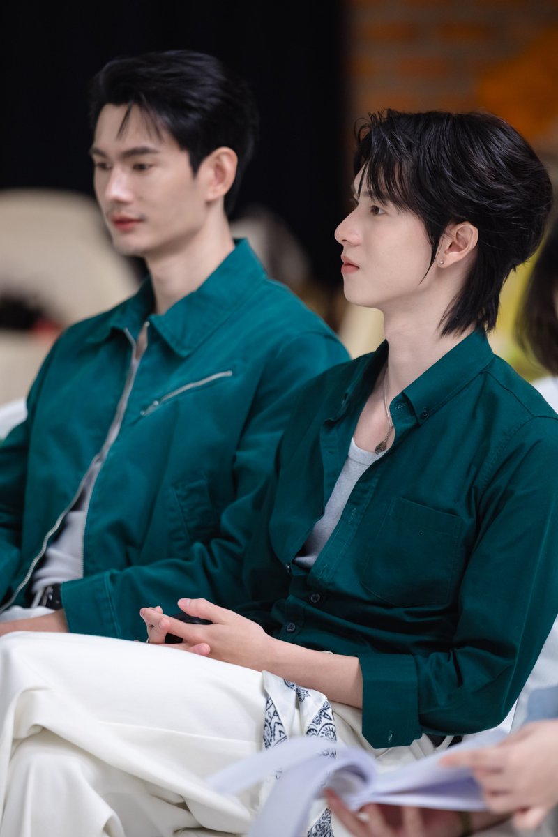 GrabTH's tweet photo. หน้าชัด หลัง... อะไรล่ะ ไม่พูดดีกว่า 🤭💚

GRABFOOD WITH POOHPAVEL
#GrabFoodถูกกว่าชัวร์xพูห์พาเวล 
#ไทยช่วยไทยพลัสเลือกGrab https://t.co/Iee3p96RDr