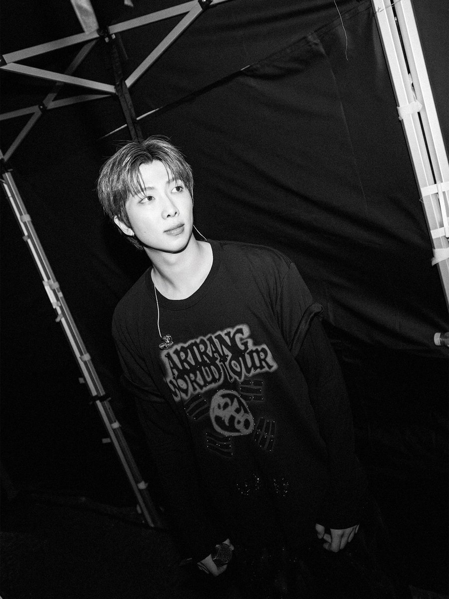 KNJsSource's tweet photo. 261020 #RM via rkive's post [2/3]

🎵 Wonjin - Ice King
🔗 https://t.co/bjQx6a53rh https://t.co/fJJc2SJZXO