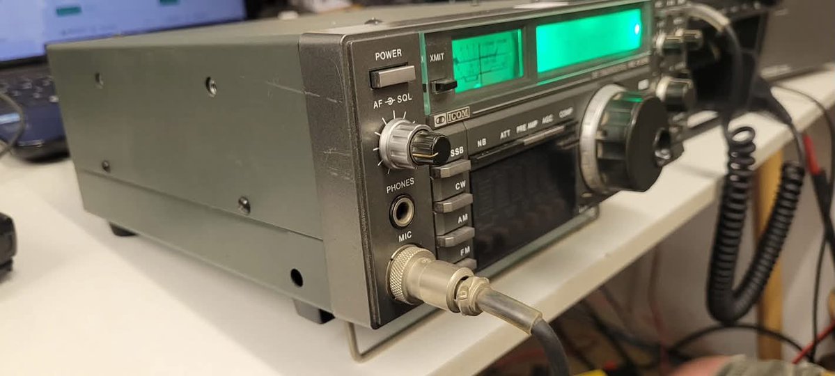 hamradio010's tweet photo. THIS IS A ICOM IC 735 HF TRANSCEIVER only $284 now
The Icom IC-735 is a mid-range amateur HF transceiver. It covers all HF ham bands from 160m to 10m, including WARC. The receiver coverage spans 100 kHz to 30 MHz. https://t.co/k7jBtoSPsR