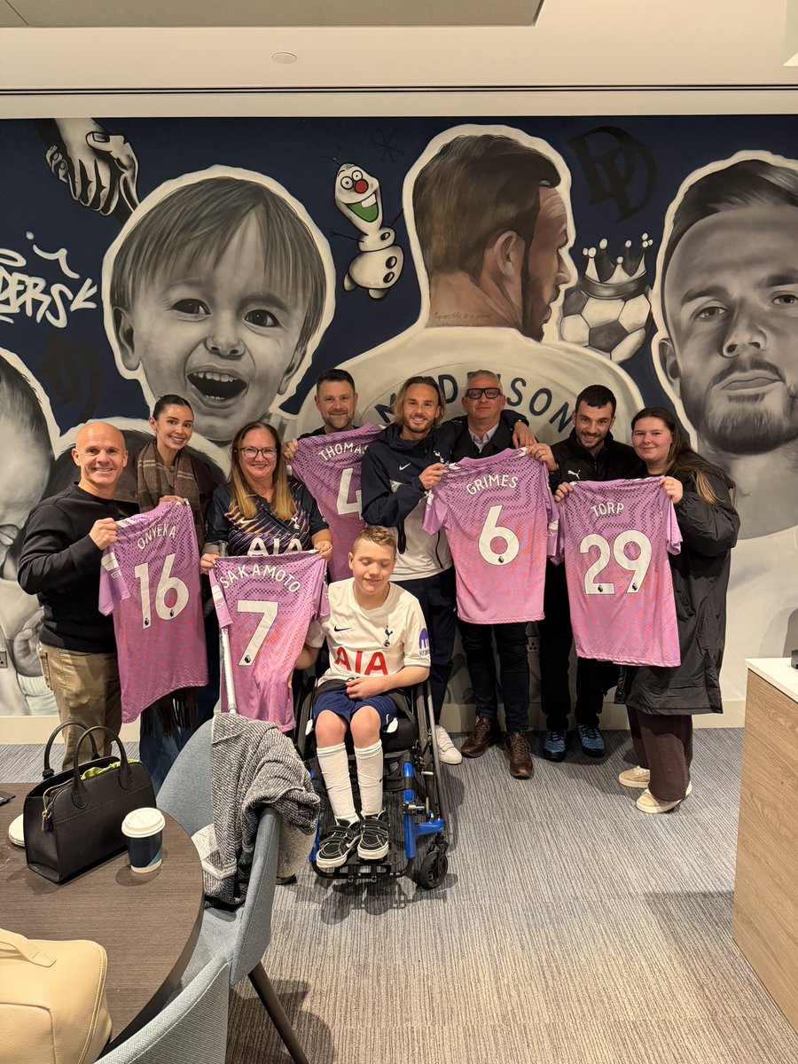 Madders10's tweet photo. I had already planned my first goal back I was kissing the badge of this club who has supported me and my family through the darkest days of my career over the past 18 months. I absolutely adore and love Coventry City. All my close friends and family know that. I’m a fan and always will be and I will 100% apologise to anyone who thought the timing was bad as my first goal back just happened to be against my hometown club. Good luck to Frank and the boys for the rest of the season. PUSB🩵