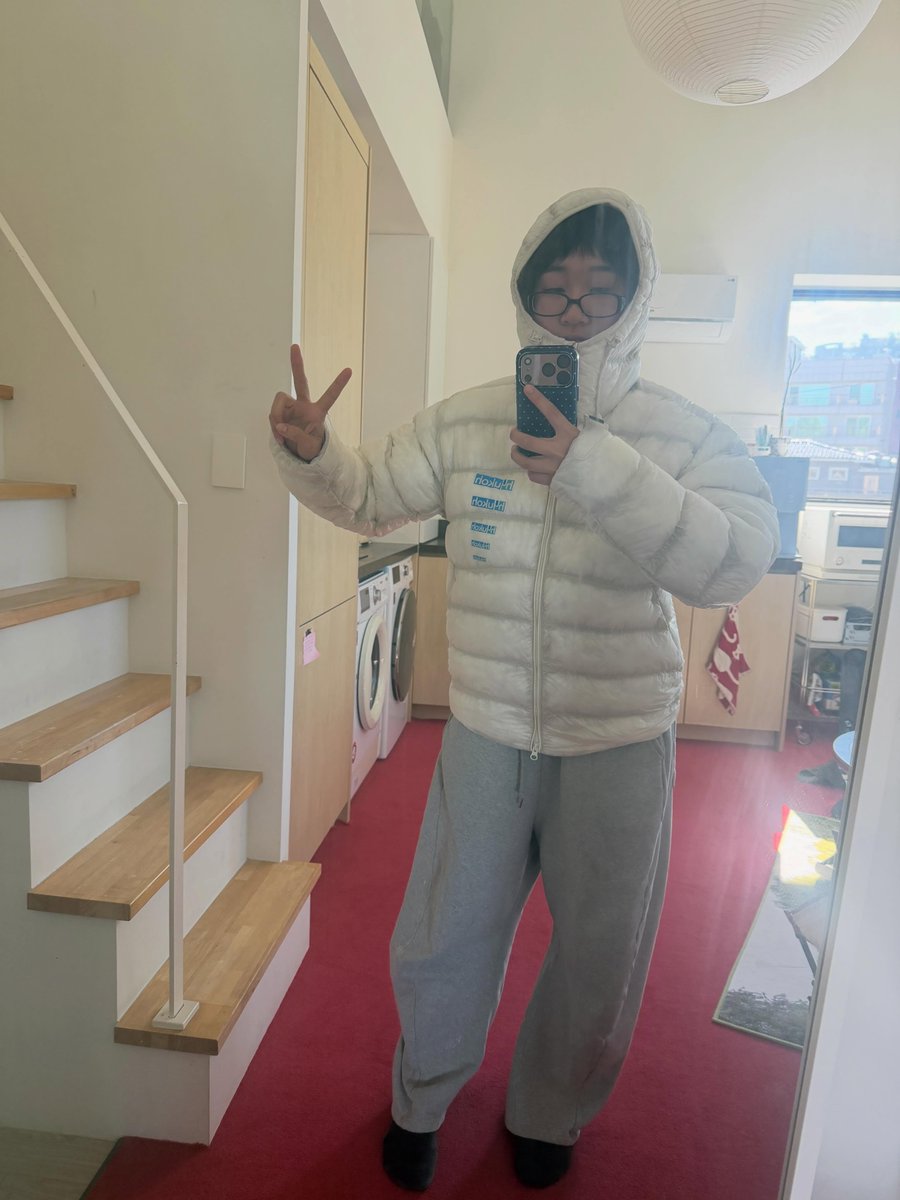 bandhyukoh's tweet photo. HYUKOH x Salomon

© fakesickness, kraejiyaeji 

#hyukoh #혁오 https://t.co/IR0Xc2zrUC