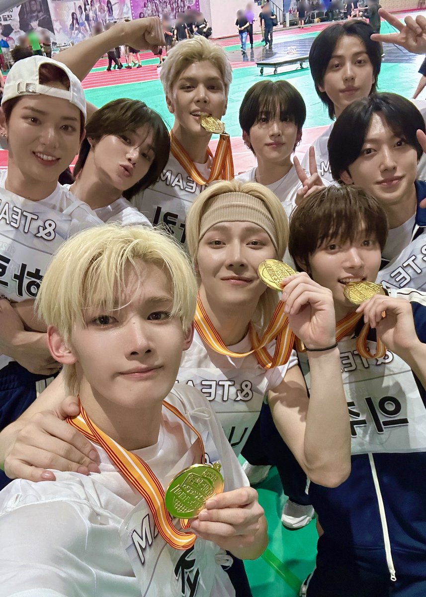 sasugadesnaa's tweet photo. I vote #andTEAM for Fan’s Choice Male at #2026MAMAVOTE

Let’s work together, LUNÉ🌙
Every vote counts, and every single one of us can make a difference! 
Let’s do our best to support &amp;TEAM and show them all our love💛
We’re stronger together! https://t.co/FWU1JGbluQ