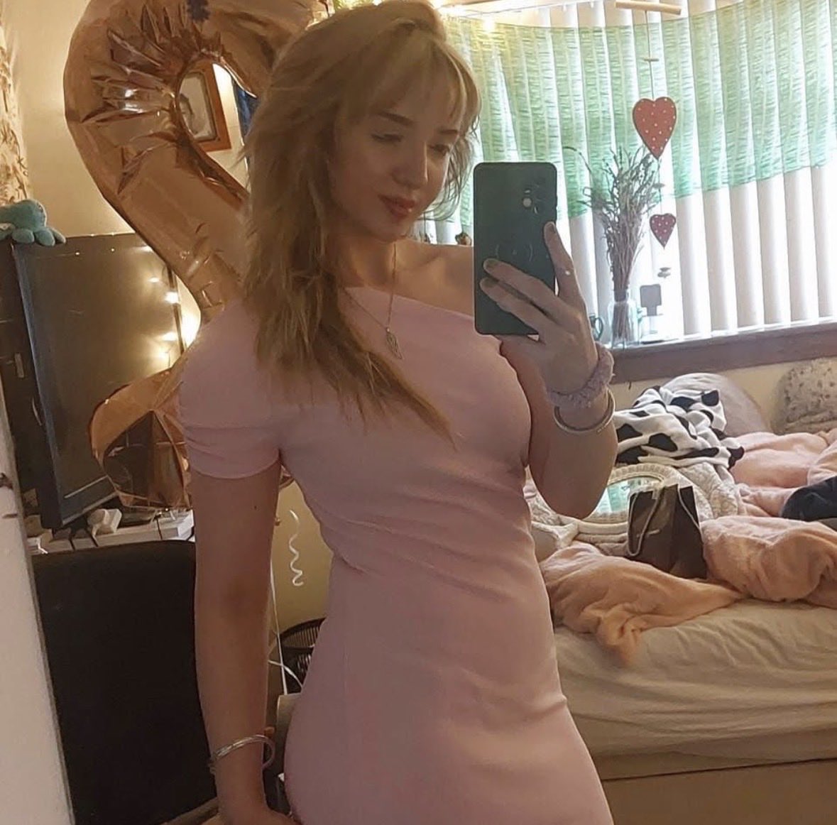 Kignwlj3Kign's tweet photo. Wanna fuck her pussy so hard #chav #sexy #slut #faceporn #wankchat https://t.co/BR3CwD1jh8