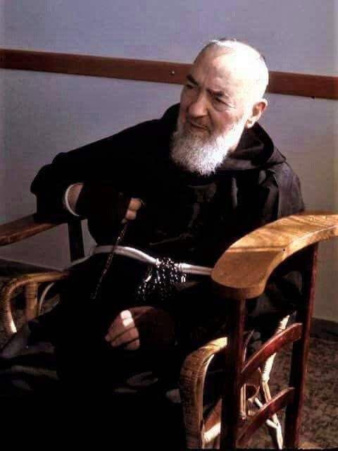 chiamaka___o's tweet photo. Faça um pedido a Padre Pio em silêncio, com fé e confiança, e em seguida deixe 🙏🏾

Padre Pio intercede por quem o procura com simplicidade e confiança. Faça o seu pedido em silêncio no coração e, se desejar, deixe uma rosa como sinal de fé. https://t.co/OJXWlzU43M