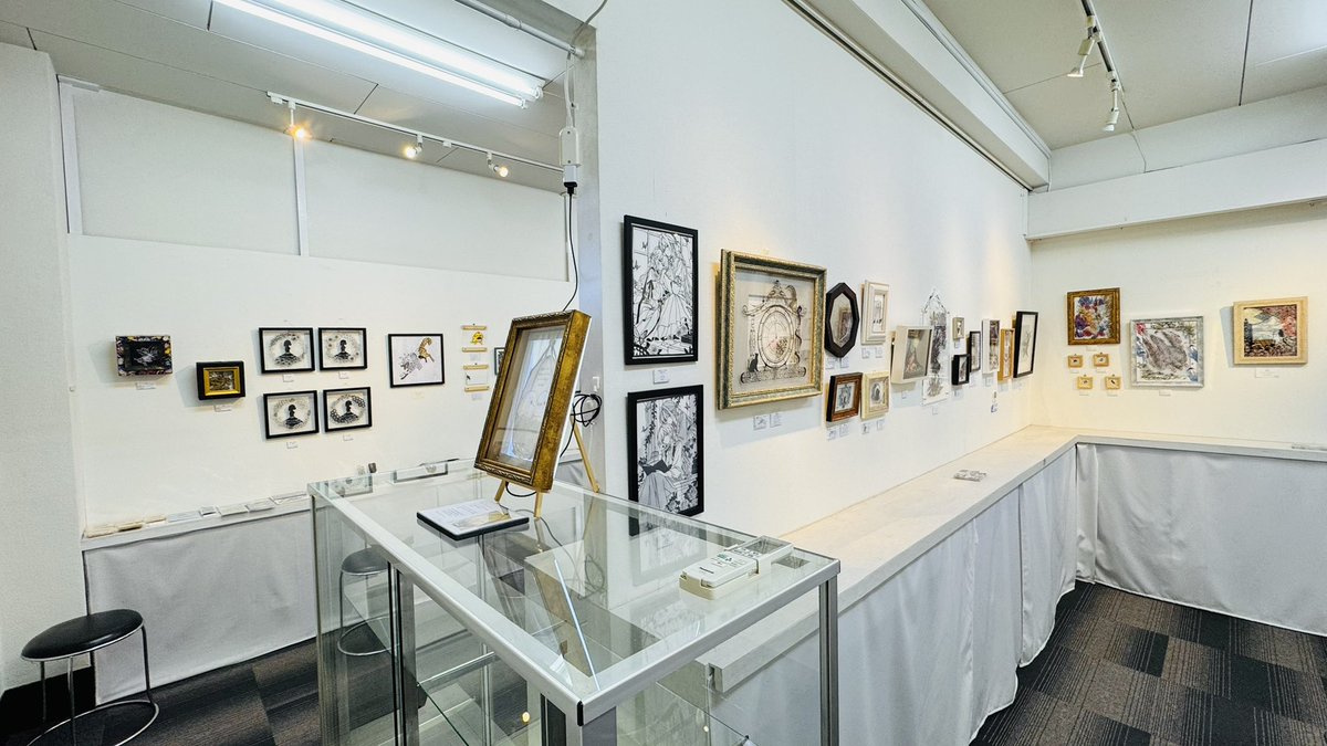 Atelier_cypris's tweet photo. 設営完了！
明日より開催🗓️
＿
#濃黒切り絵展 2026 ㊗︎10年
10.21-11.1

24日18:30〜
レセプションパーティ🥂
＿
今年も来ました
濃黒の季節 #切り絵 の秋
今年も全国から多数の作家作品がキプリスに集結
切り絵好きの皆さま、何卒お見逃しなく！

協賛ブースも要チェック✔︎ https://t.co/rrCf3RDeoI