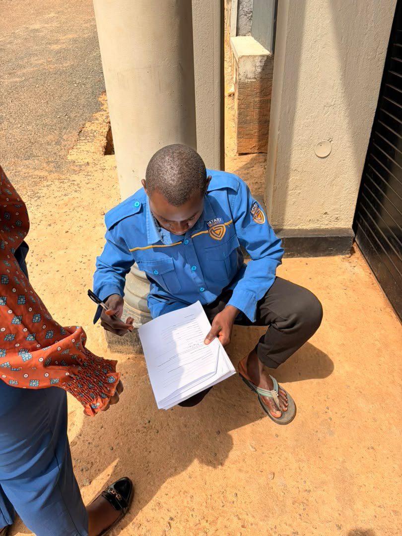AKasingye's tweet photo. I would like to appreciate manager and staff of @imbankug for taking services to some of our guards in training and field field. The experience was smooth & flawless. We got no complaints from them. Thank you and may God bless you. 
#CustomerAppreciationWeek. 
#TukikubeNeIMBank
@AMOSBAGONZA1
@imbankug
@ntulumes
@MackBeth16