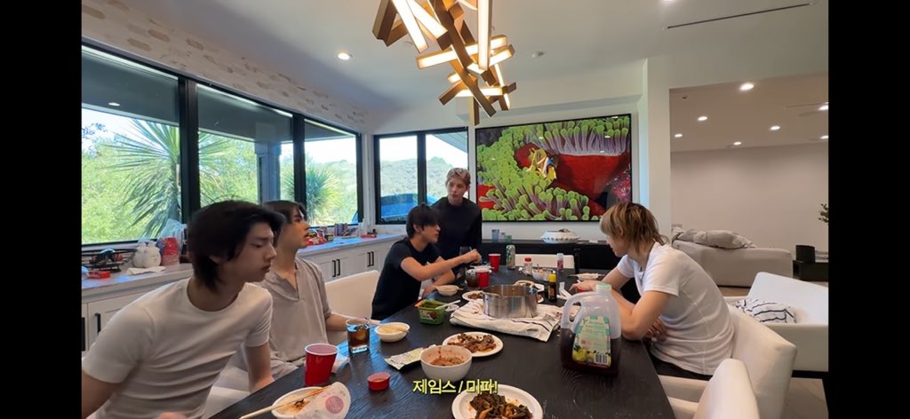eomm808's tweet photo. 1느님1느님 왜 마틴에게 이런 자리배치를 선사하셨나요 https://t.co/6UTyBznFPr