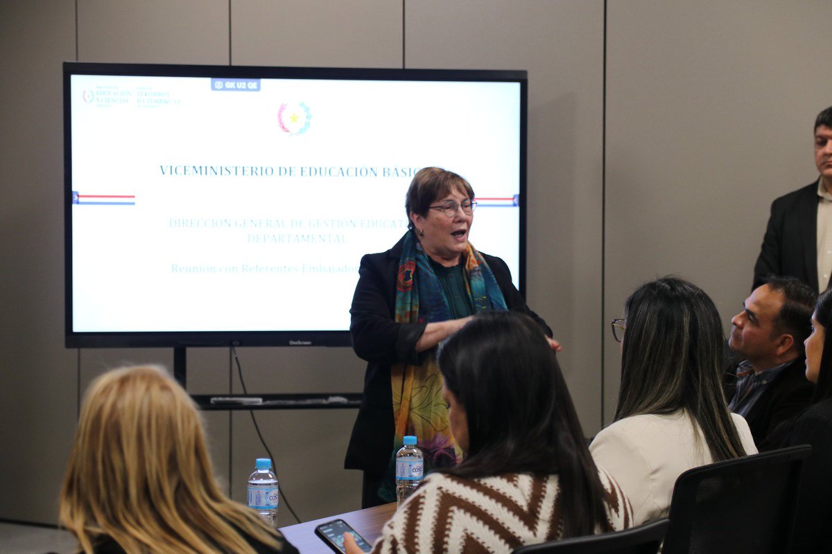 MECpy's tweet photo. 🏫Fortalecemos el liderazgo y la gestión educativa

Impulsamos, junto a la Universidad Internacional de Florida, un programa de formación dirigido a 4.000 directivos y educadores, con herramientas para fortalecer el liderazgo, la innovación y la gestión institucional. https://t.co/IqtggQs4pj