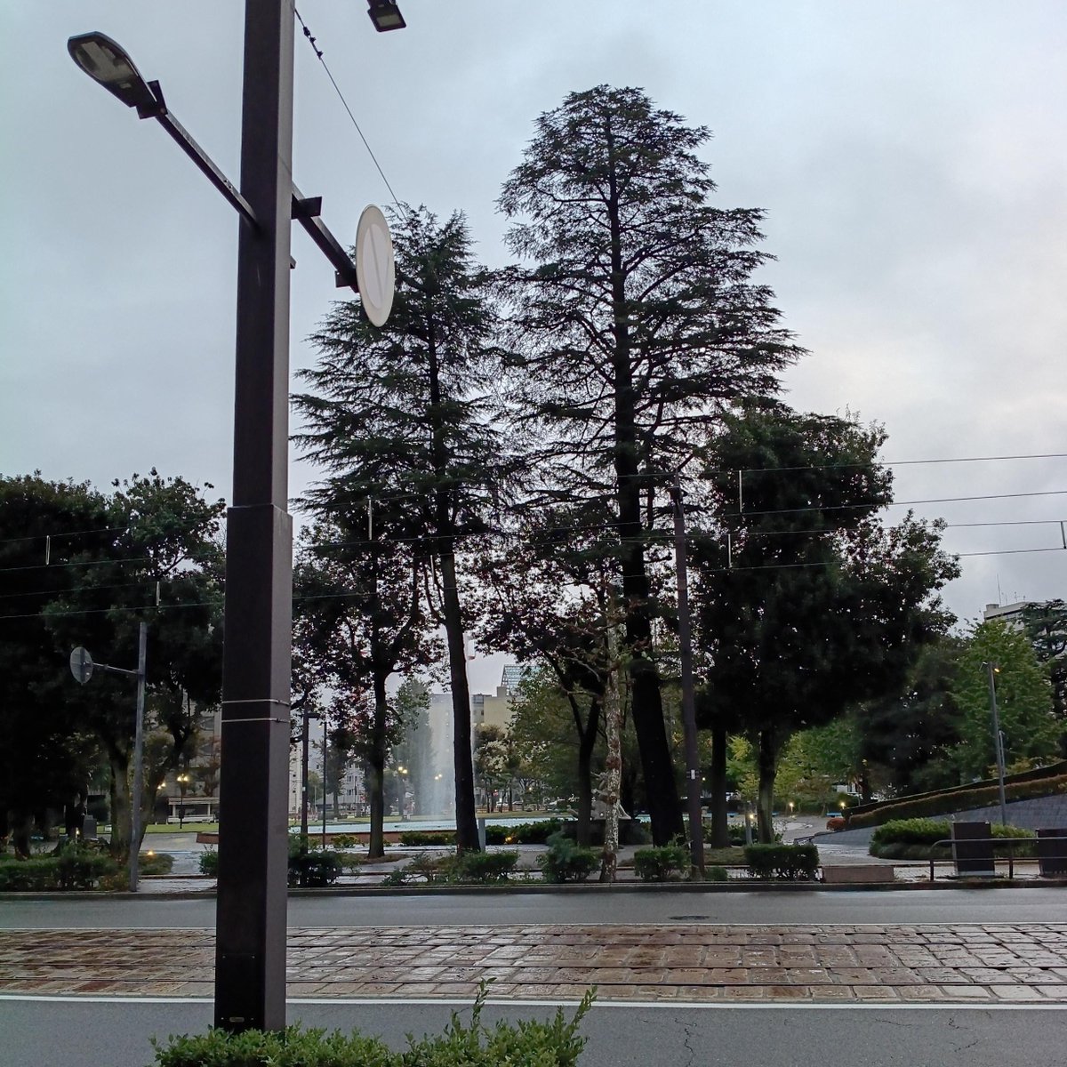 LabNvfc's tweet photo. 久々に富山県庁近くへ

生憎の曇天、雨でした

県警ヘリ，つるぎ(JA139T)が遠くに見えました

#共同研究
#漏水検知
#岐阜大学
#工学部
#機械 https://t.co/JDPKGxml0a