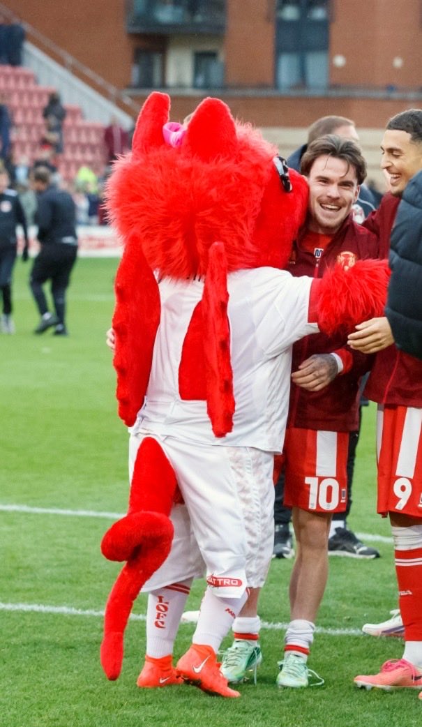 TheoCleoLOFC's tweet photo. 👀 Guess who’s back…

After that amazing 2-0 win against Blackpool, we couldn’t resist showing our faces again! ❤️🤍

❗️Theo &amp; Cleo are BACK!❗️

#LOFC #OneOrient https://t.co/L1oCxp8hAw