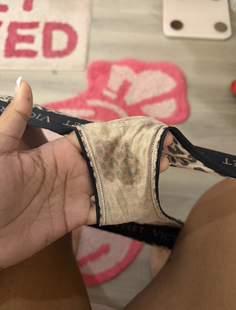 KeishaQuee9ige's tweet photo. Woke up panties wet af who want them?😊 https://t.co/EZfxt3eA1b