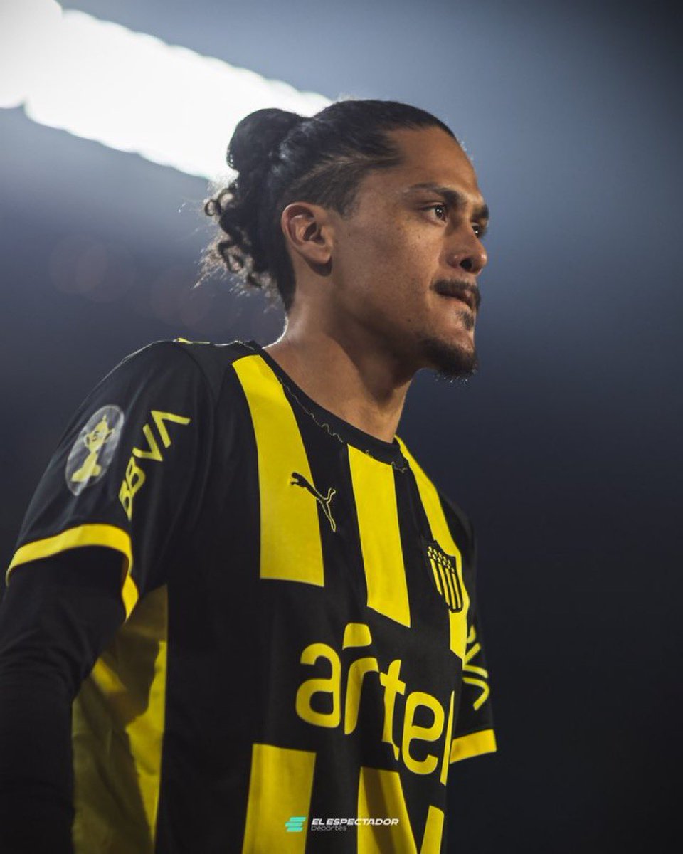 ElEspectadorUy's tweet photo. LEMOS Y REMEDI DIFERENCIADOS EN PEÑAROL

El equipo aurinegro prepara el duelo del viernes ante Juventud con la baja de Lucas Ferreira por su lesión de rodilla. A su vez, Mauricio Lemos (tobillo) y Eric Remedi (sobrecarga) entrenarán diferenciado por sendas dolencias. 

ℹ️ Info de @SebasGiovanelli en La Mañana del Fútbol por 𝐄𝐥 𝐄𝐬𝐩𝐞𝐜𝐭𝐚𝐝𝐨𝐫 𝐃𝐞𝐩𝐨𝐫𝐭𝐞𝐬

📻 810 AM · 92.5 FM
▶️ https://t.co/FhBL8ZmabQ