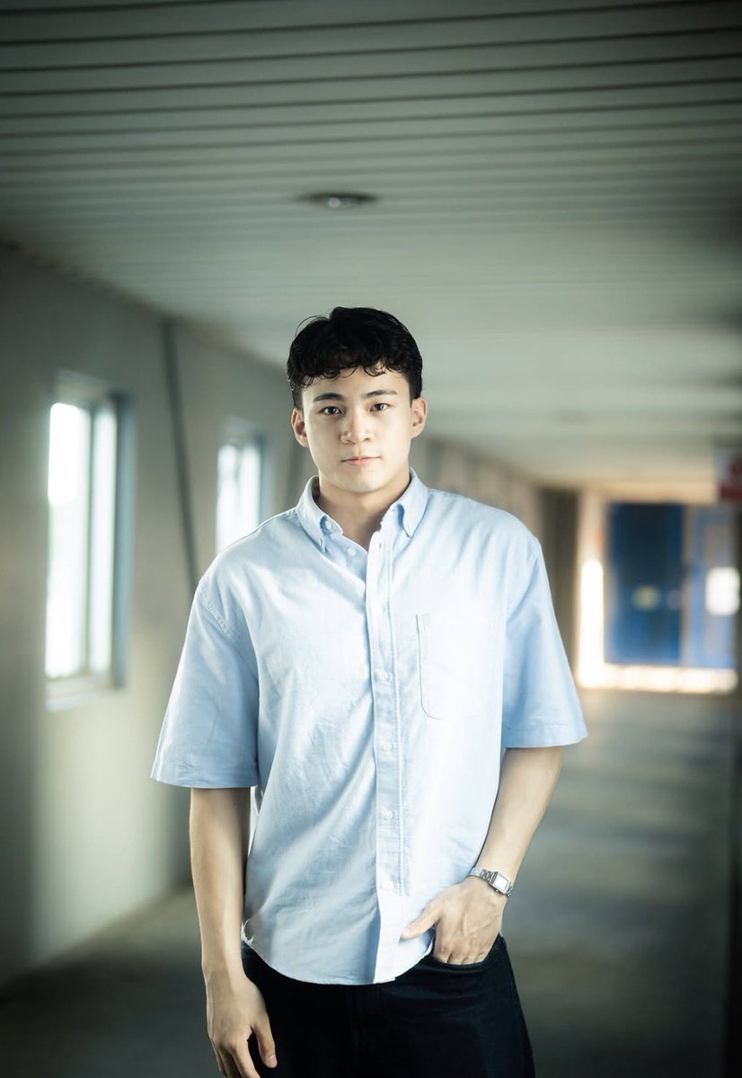 supermochiii's tweet photo. Campus Cutie Ronnie Pasamba on @Sparkle_GMA office today. 

Mukhang hint na ‘to na isa sya sa papasok sa Bahay ni Kuya. Hmm. 👀

#PBB30 
#PBB3point0 https://t.co/YydSImRAL0
