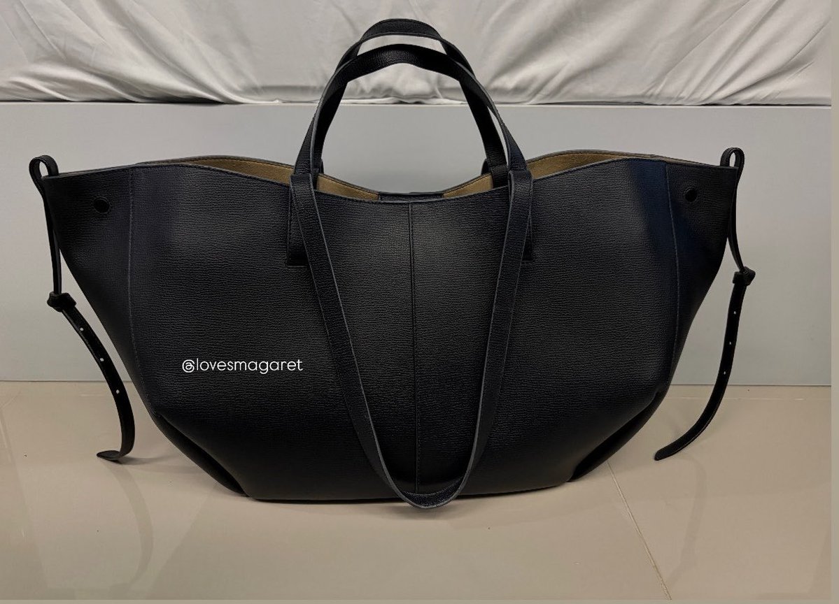 lovesmagaret's tweet photo. ส่งต่อ pre-owned 👜
Polene cyme regular black
15,000฿ ( shop 20,000 )

🇯🇵 ช้อปญป y24 มีใบเสร็จ
จุของได้เยอะ แมชง่าย เหมาะกับไปทำงานหรือ everyday look มากๆ เพิ่มเติมด้านล่าง

〰️ free ems / นัดรับbkk

#polene #polenethailand #brandnamethailand #พรีออเดอร์เยอรมัน #พรีออเดอร์ฝรั่งเศส https://t.co/79o2fTIf5P
