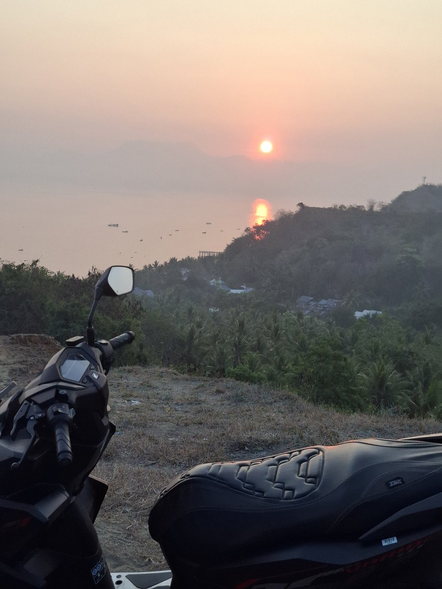 Heroe_cunkrink's tweet photo. Senjanya nangapanda

#Nangapanda
#Ende
#flores https://t.co/tSQN9bdVFi