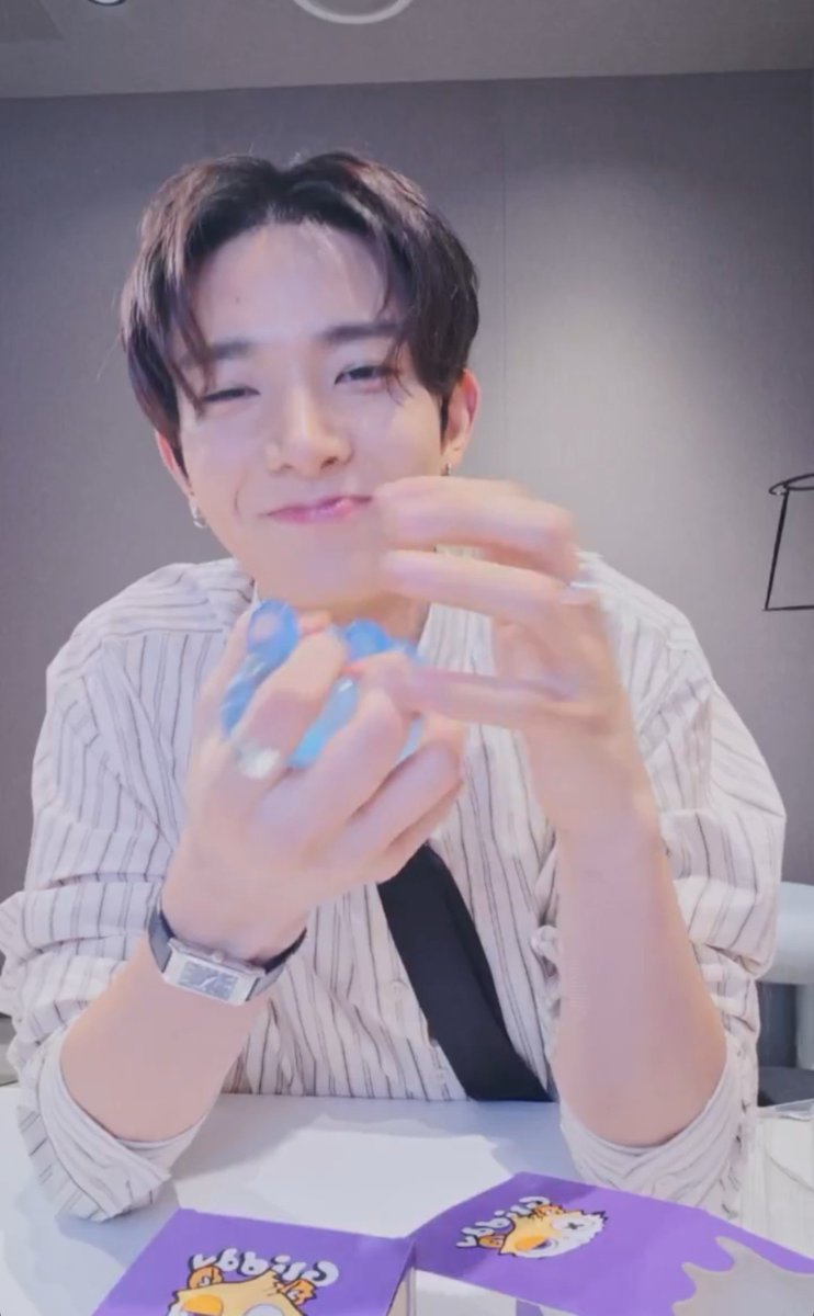 strawberrhees's tweet photo. he knows he ate with this idea. look at that proud smile 🥹 https://t.co/A9GlsbrmJt