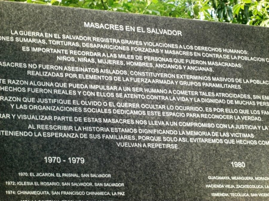 HistoriasAl_SV's tweet photo. 20/10/1981. Masacre en el Río Lempa, entre Cabañas y Chalatenango. 147 muertos y heridos de los que 44 eran menores de edad. Hecho realizado por elementos de los batallones Atonal y Belloso. Caso sin justicia y no investigado. https://t.co/bmOSBsyZMF