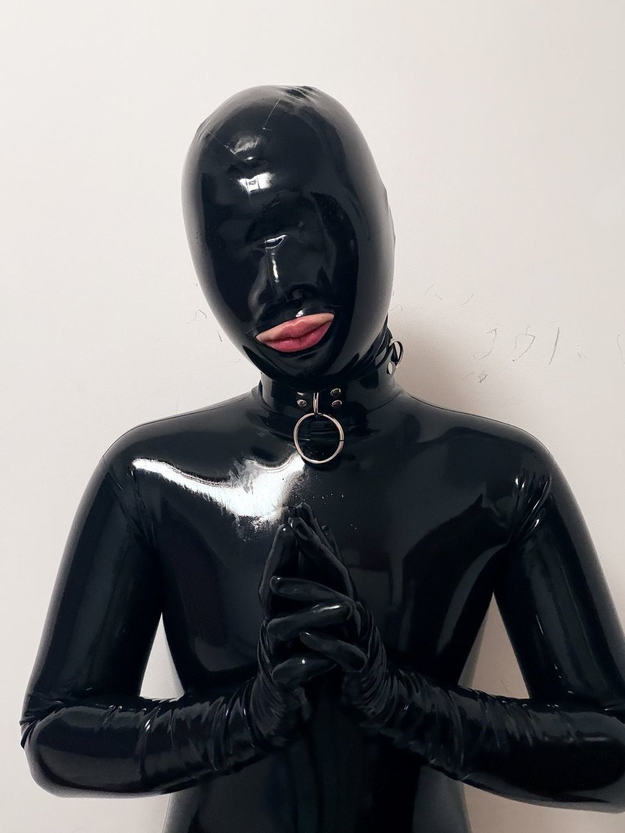 Mangooooo1006's tweet photo. 以后或许再买点胸带✍️🍪

 #rubber #latex https://t.co/X7rxNY6n5E