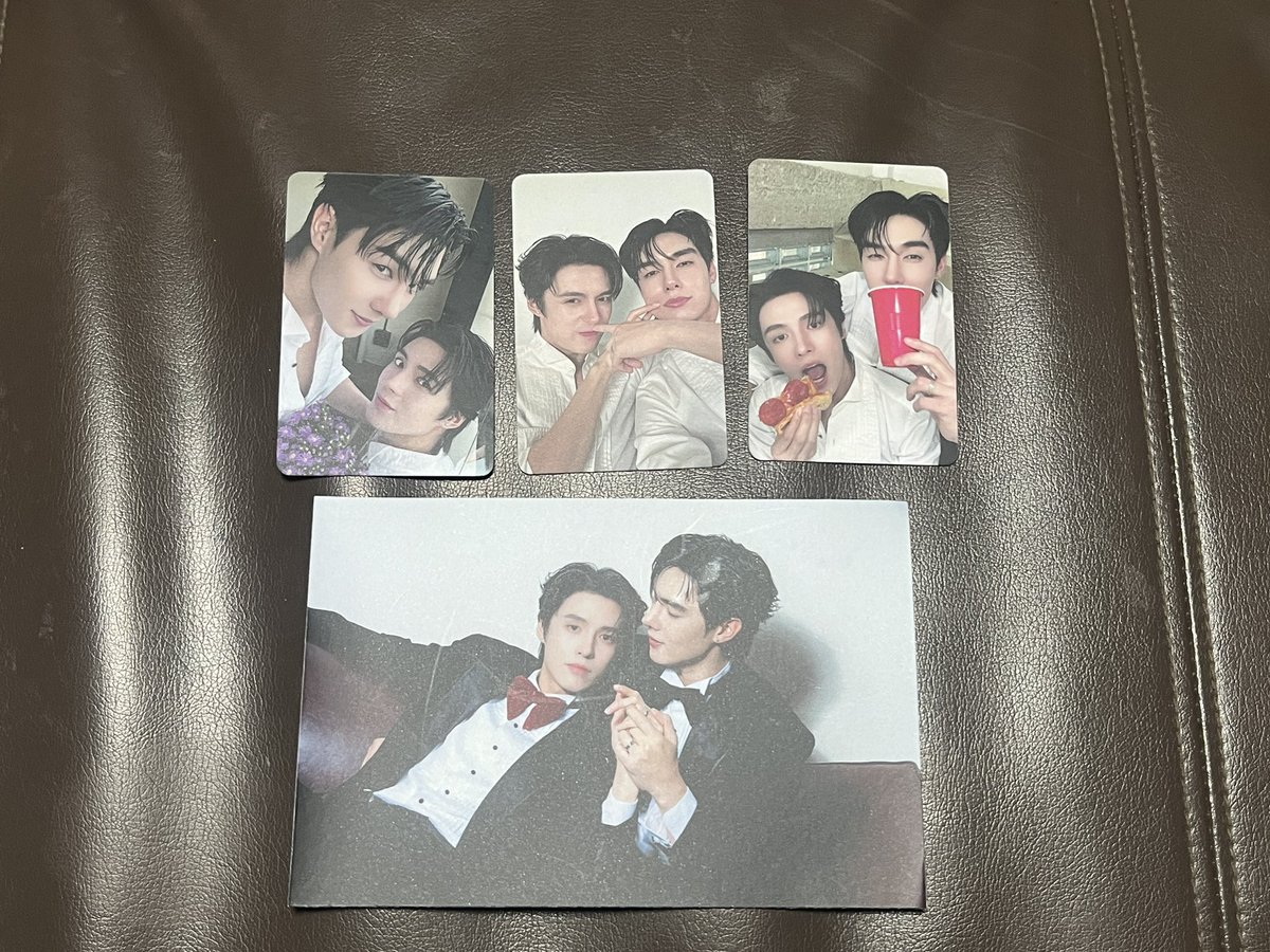 oppxx2's tweet photo. WTS / อย่าขอพี่เจน final ep 
➡️การ์ด (แว่นดำ) 160 บาท
➡️โปสการ์ด 100 บาท
➡️ยกเซ็ต การ์ดfinal 4 ใบ + โปสการ์ด
ราคา 500 บาท
🚛 ส่งฟรีทุกรายการ /นัดรับหน้างานมีตได้ค่ะ
DM เพื่อสอบถามหรือขอดูรูปเพิ่มเติมได้นะคะ
#ตลาดนัดตี๋เฮง #อย่าขอพี่เจน
#DontBeTooEmotional
#TeeHeng #ตี๋เฮง https://t.co/0jvkTh7CQu