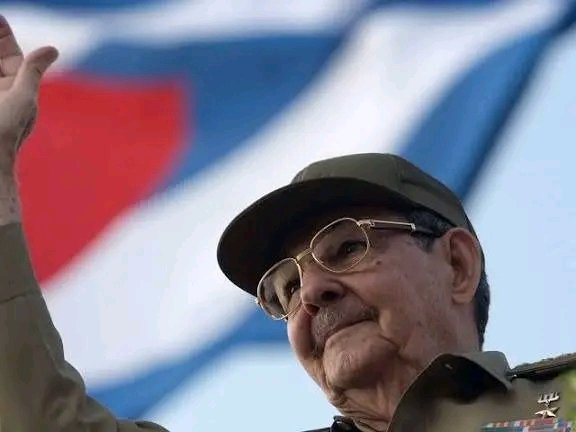 isabel_silega's tweet photo. Raúl es Raúl #SantiagoDeCuba https://t.co/myjwm7HLF5