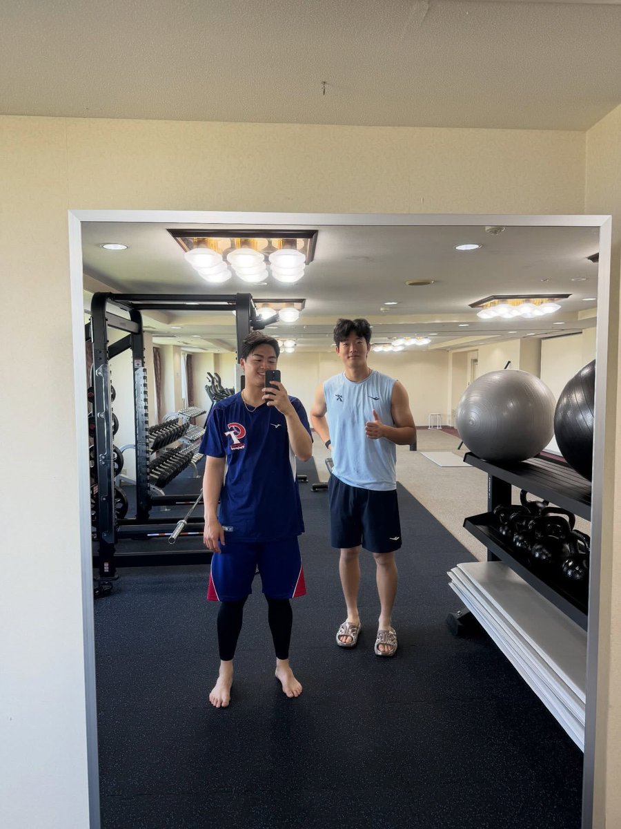 dearbears_ tweet picture