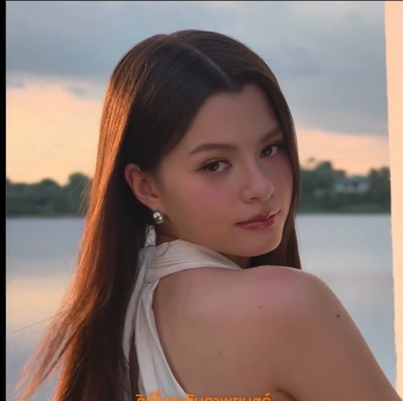 yurriix's tweet photo. oh the woman you are 🧎♀️#beckangels https://t.co/HG7tZgKS4O