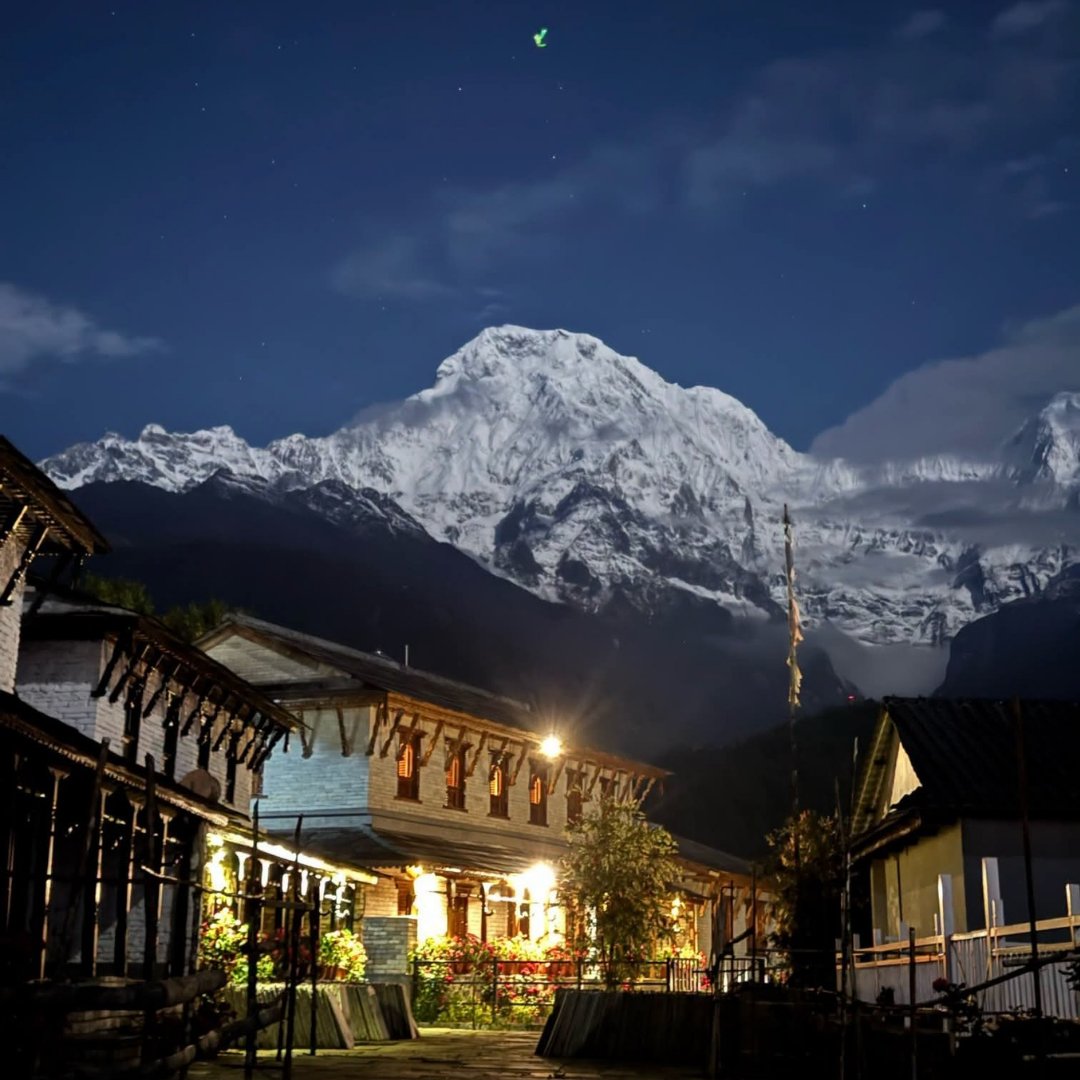 parasmagartrek's tweet photo. Slept in village, woke up to Annapurna view, and Forgot the city entirely. https://t.co/sSCKpArSlV