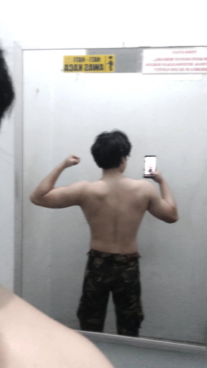 bisekciwir's tweet photo. ijin setor #backtober &amp; #pectober
(punten masih bulking wak) https://t.co/eYFBnx6qIh