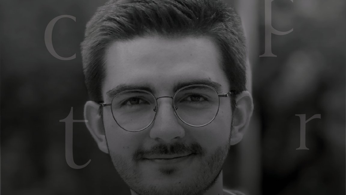 noaptoco's tweet photo. Populismo, polarización y posverdad
Por: @Juanmigo08 

El mundo nunca había tenido tantas herramientas para conocer su propia realidad y, sin embargo, parece cada vez más empeñado en deformarla. La tecnología, el acceso a la información y la exposición mediática no volvieran a los ciudadanos más informados, sino más convulsos, contagiados e irritables. Tres elementos suelen señalarse como pilares de estas transformaciones: populismo, polarización y posverdad (las 3P, como suelen llamarlas algunos faltos de gusto).

La política electoral se ha desplazado hacia los extremos. Algo que, aunque previsible en medio de la frenética volatilidad política, tomó a más de uno por sorpresa. El ataque rampante es hoy la mejor estrategia. La política del espectáculo ha terminado por llevar a los bufones al trono y relegar a los estadistas a un papel sombrío considerándolos demasiado aburridos (siempre será más apasionante llamar a alguien ladrón que demostrarlo).

La verdad, tan alabada y glorificada por las personas de antaño que incluso llegaban a mancillar en su lengua, parece estar reconfigurando su existencia. Lejos de la vocación de objetividad, del rigor demostrativo o de la veneración científica, hoy reina como verdad aquello que se comparte, se cree y se interioriza colectivamente. La cuestión ya no es tanto sacar a relucir la pureza de un hecho observable a través de un método, sino hacer creer que un hecho, aunque distorsionado a la luz de la ciencia, puede ser aceptado en masa. Y, en la medida en que se cree y se repite, termina por convertirse en verdadero, pues produce efectos reales sobre las percepciones y las acciones de las personas. Así, una fantasía se asume como un acuerdo colectivo y, de inmediato, deja de ser justamente eso, una fantasía.

Y sucede que algunos se suelen indignar, dedicándole gritos y agravios al aire. suelen leer esa transformación como una advertencia, y ahí yace un grave error. Porque mientras algunos se quedan gritando, caverna adentro, que existe un mundo exterior y que las sombras no son más que imágenes distorsionadas de la realidad, otros aprovechan ese juego para proyectar sombras más grandes y reforzar narrativas que terminan siendo creídas e, irremediablemente, verdaderas.

Si la polarización, la posverdad y el populismo gobiernan, pues habrá que aprender a jugar el juego del gobernado. La única forma de mitigar los efectos negativos de esas fuerzas en nuestra sociedad es derrotarlas en el mismo juego que ellas mismas han impuesto.