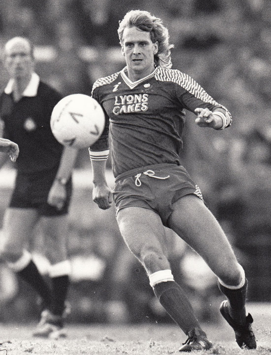 BarnsleyFCOTD's tweet photo. On this day in 1990, Barnsley drew 1-1 at West Bromwich Albion in Division 2 thanks to an equaliser from substitute Steve Cooper. It was the last time Reds fans got to see his back-flip celebration as he was sold to Tranmere Rovers a few weeks later. In total he made 92 appearances and scored 17 goals. #BarnsleyFC #SteveCooper