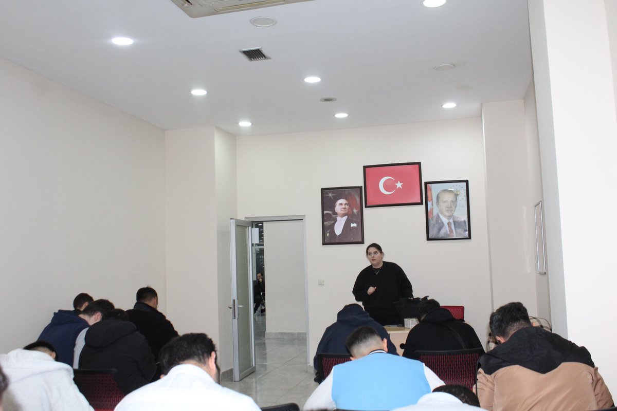 esbimesenyurt1's tweet photo. Makbul firmasının mülakatına katılan vatandaşlarımıza başarılar dileriz. https://t.co/C5omzFWJqp
#EsenyurtBelediyesi
#Esbim #Esenyurttaiş #İşarıyorum #İşçiarıyorum https://t.co/zUXvFdGJoK
