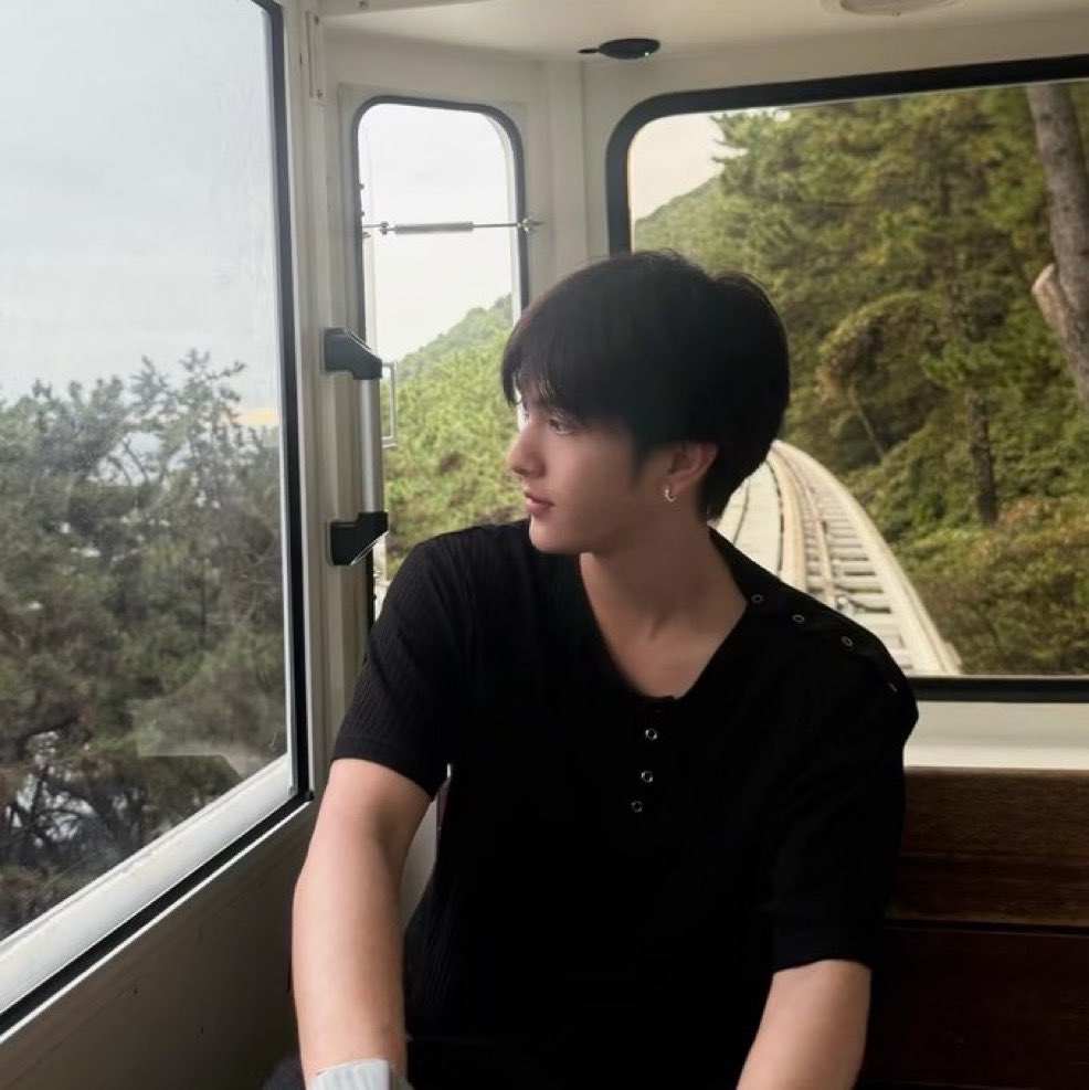 mameowsocute's tweet photo. @phutatchai น้องถ่ายรูปติดภูด้วยนะ https://t.co/PpUqC6vijI