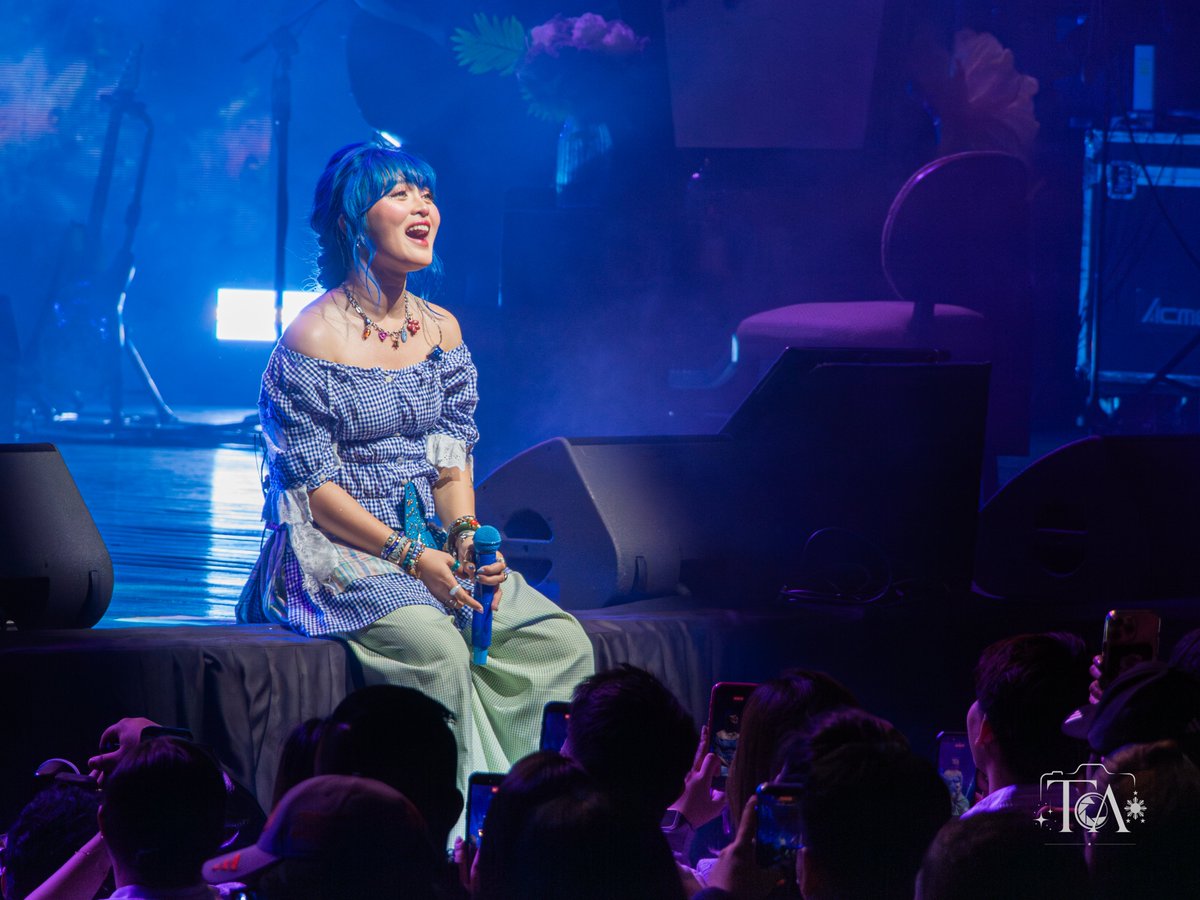 TovyAllistair's tweet photo. #ANGELAKEN #PANAHONNANATINCONCERT

[ANGELA KEN] 💙 Every frame holds a different story, from the emotions on stage to the little moments that made the night unforgettable. Another set of memories captured through my lens. 🌻✨️

BATCH 2 🎤✨️ 

@anqelaken

#AngelaFirstKENcert https://t.co/qGXvSf0Lsy