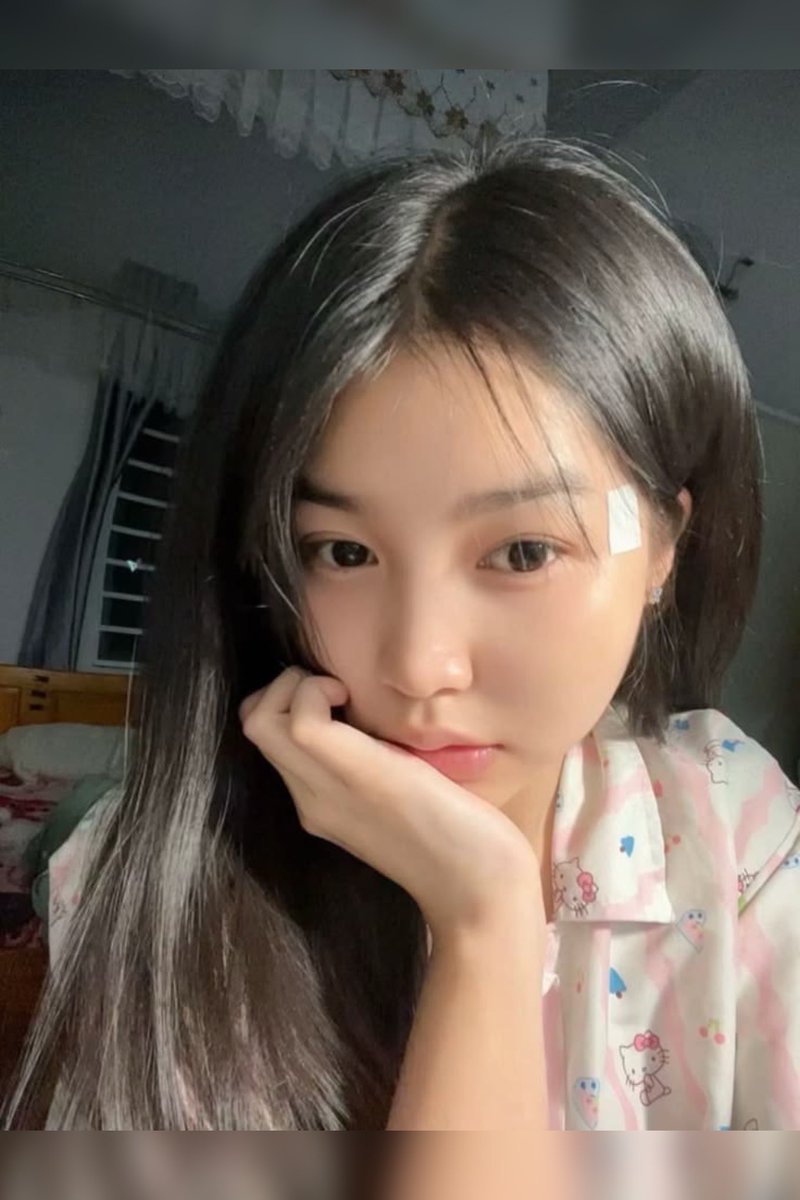 littledollGrace's tweet photo. စာအုပ်မြင်တာနဲ့ ခေါင်းမူးနေတတ်သူ 😭 https://t.co/ISnbccgvg1