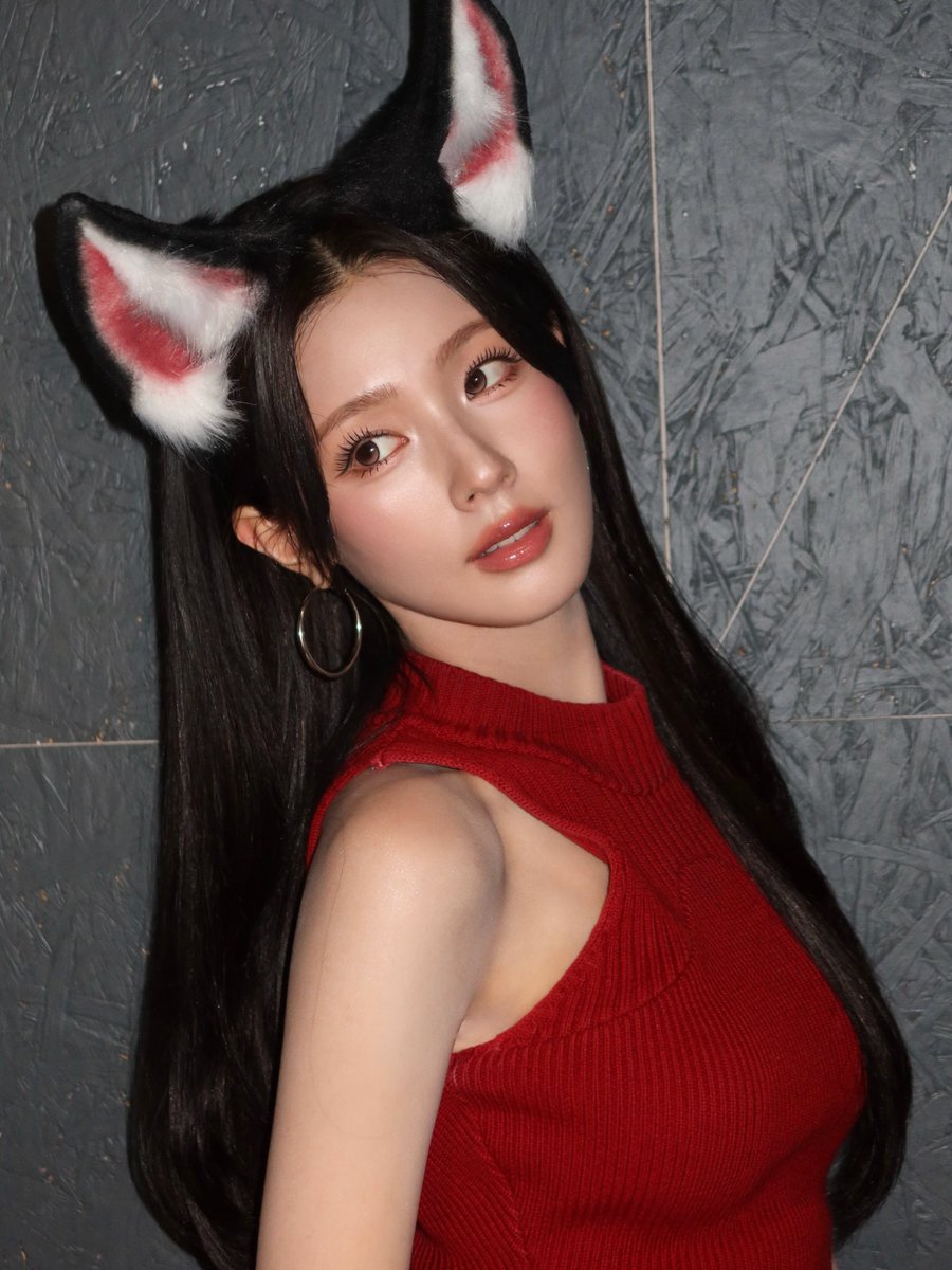 yvorzier's tweet photo. Cho Miyeon, pacar Minatozaki Sana
the voice of K/DA Ahri 🔥✨
#KDA #FIRESTARTER #NEVERGOINGBACK #IDLE https://t.co/69Mi17fEuD