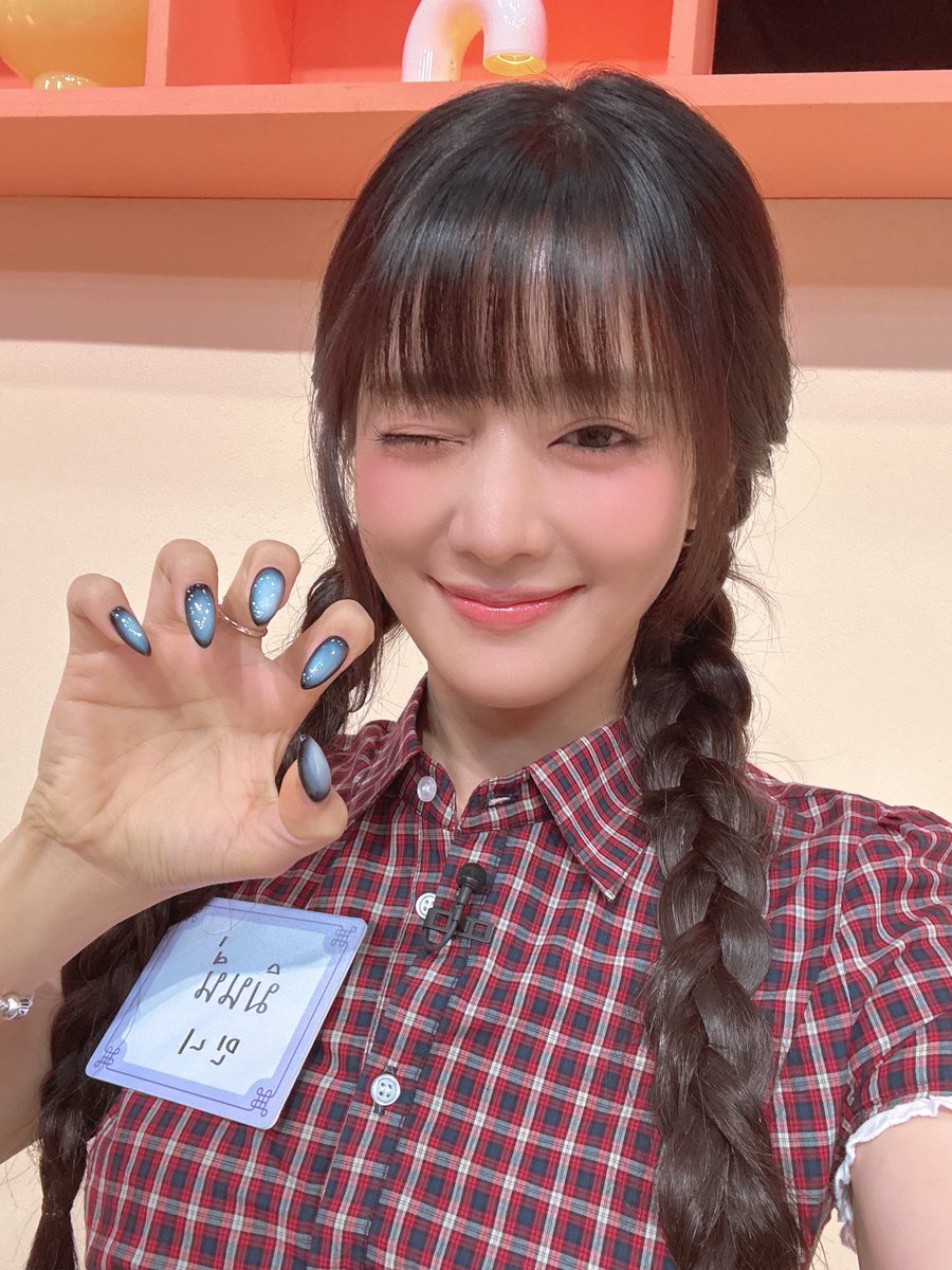 official_i_dle's tweet photo. [📸] 261020 @ #IDOLSTABLE

#아이들 #idle
#민니 #MINNIE https://t.co/xJeC1fp2Ww