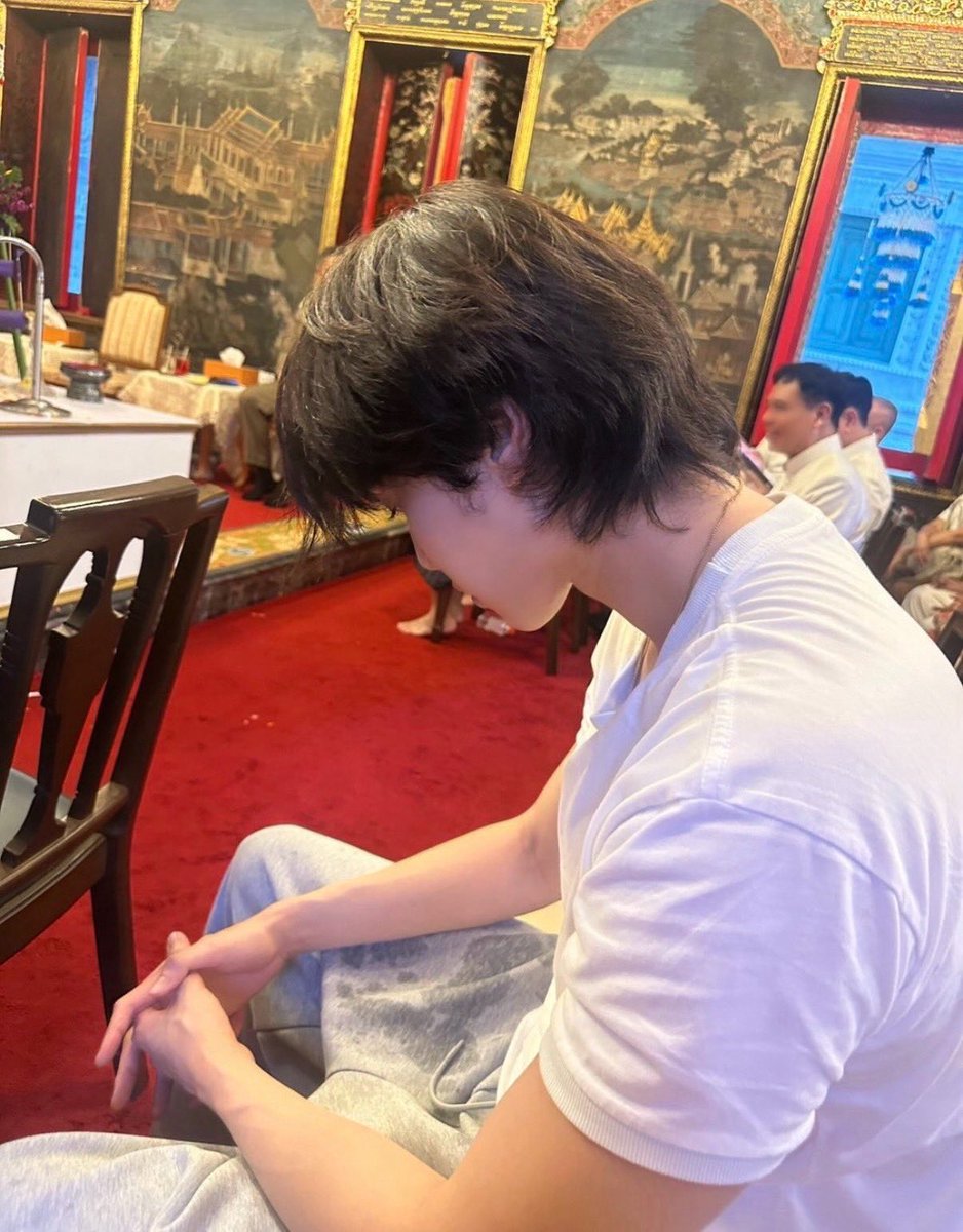 maddyscoob's tweet photo. “ไปวัดเหรอ”

อืม แล้วนี่ไปทะเลเหรอ

“ใช่ ที่เคยมาด้วยกันไง จำได้ไหม”

จำได้อยู่แล้ว ทะเลรอบนี้สวยเท่าตอนไปด้วยกันปะ

“ไม่แน่ใจ ลองมาด้วยกันใหม่อีกรอบดูไหม”

ตอนนี้อยู่ที่วัด ฝากเที่ยวแทนหน่อยสิ

“แค่บอกว่าจะมา รอได้”

นานนะ จะยังรออยู่อีกเหรอ

“นานแค่ไหนก็รอได้”

งั้นรอรับสายนะ https://t.co/nyd1Nx5gdx