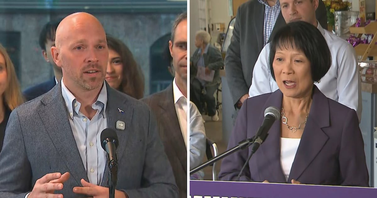 6ixbuzztv's tweet photo. Brad Bradford leads Olivia Chow for the first time in Mainstreet's polling, six days before the election

Mayoral candidates
Brad Bradford: 48.9%
Olivia Chow: 47.5% https://t.co/cWko9Hgybg