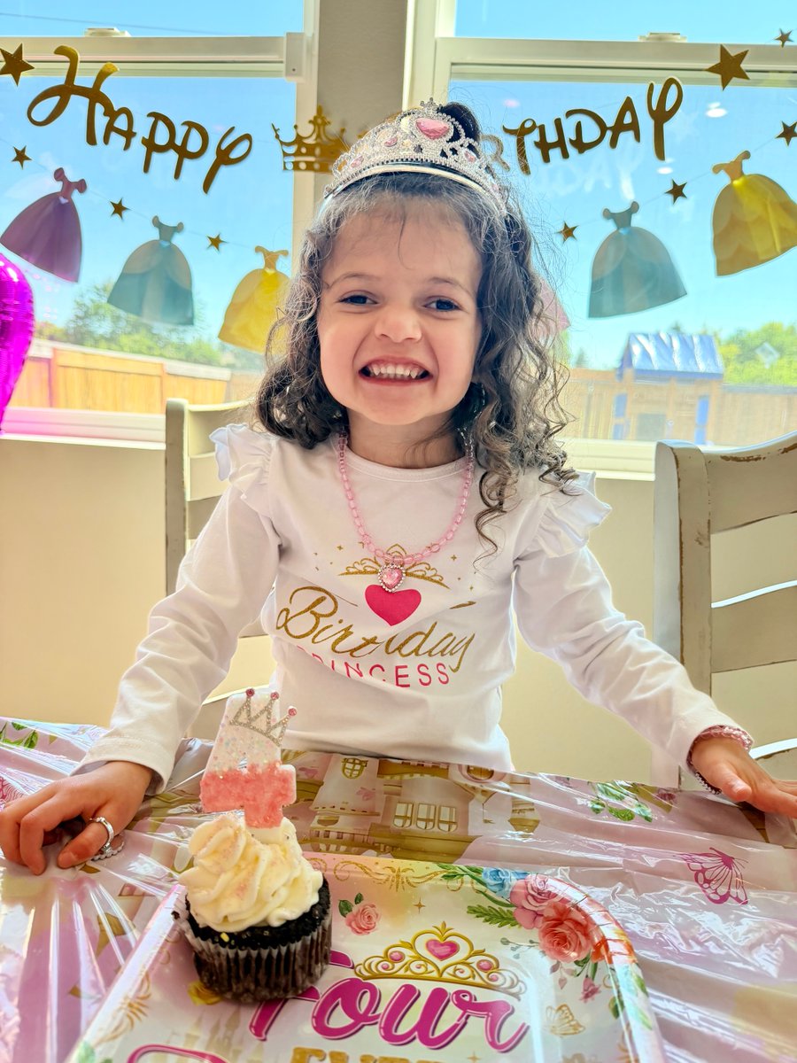 SunFound's tweet photo. A magical adventure is on the horizon for Ruth! 💛

Ruth, with 22q11.2 deletion syndromeand developmental delays, looks forward to visiting @WaltDisneyWorld and meeting her friends from Up! 🎈🏰

Thank you to the Harold Kramer Foundation for helping make Ruth's dream possible. 🌞 https://t.co/e5BMegEdFz