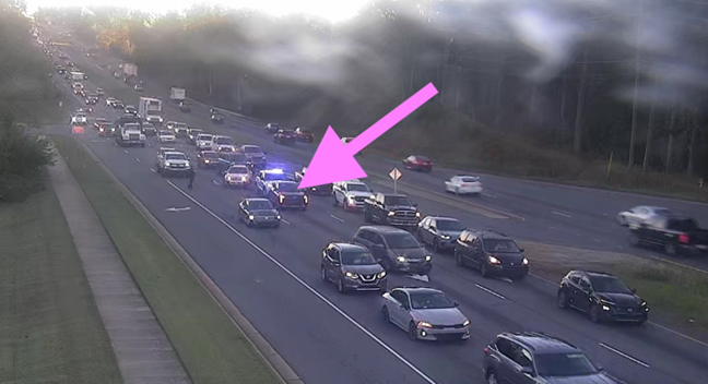 Clt_TrafficGuy's tweet photo. ⚠️Independence Blvd outbound at Sardis Rd North, this is a stalled vehicle. https://t.co/PNgPCSARMA