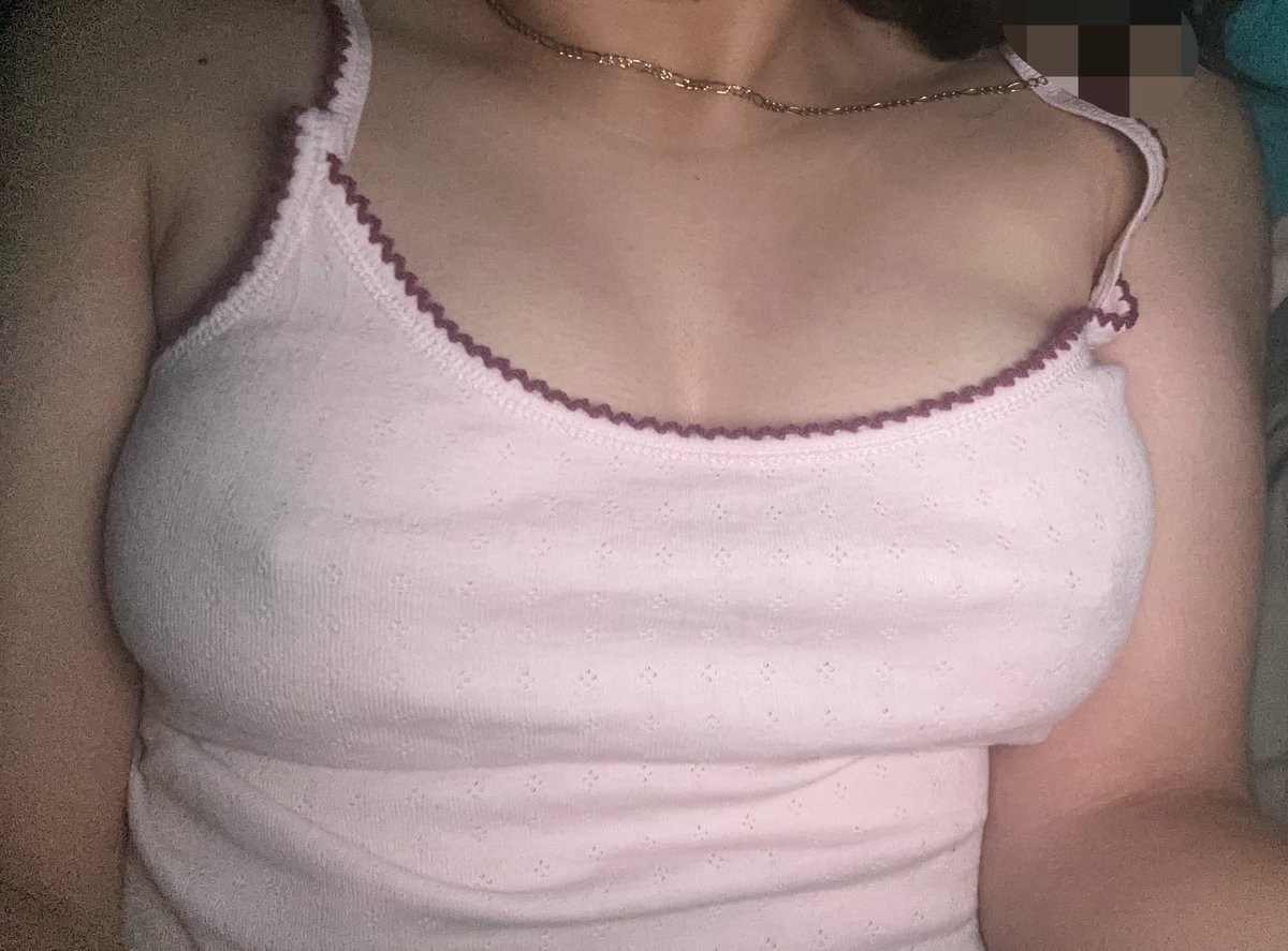 wetfory0u's tweet photo. i love my titties so much 💕💕💕💕 https://t.co/uBcnEwpkSI