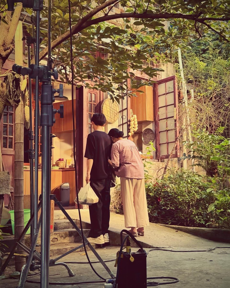 tgmcha's tweet photo. この小さな足を見ただけで泣きそう
お母さんに成功した姿を見せたかっただろうに…
毎回ここは泣くと分かっているのに観ては泣く
自分にも歳の離れた母がいて、彼女のことがとても大事だから重ねるのもあるし、畏畏が寂しさと悲しみと敬愛と思い出を一緒くたにして母の亡骸を胸に掻き抱く姿が、もう… https://t.co/YdIcbwixlW
