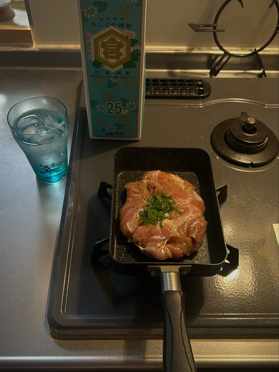 i_am_______pope's tweet photo. 飲みながら作る👨🏻‍🍳 https://t.co/PcQTnvIyir