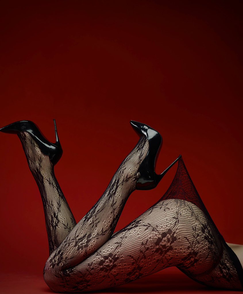 MySoffiXO's tweet photo. Hey, darlings! ❤️‍🔥 Welcome to my little world of passion, and temptation. Get comfortable, enjoy the view, and don’t say I didn’t warn you… 💋🥀 https://t.co/7WGJdT1VWF