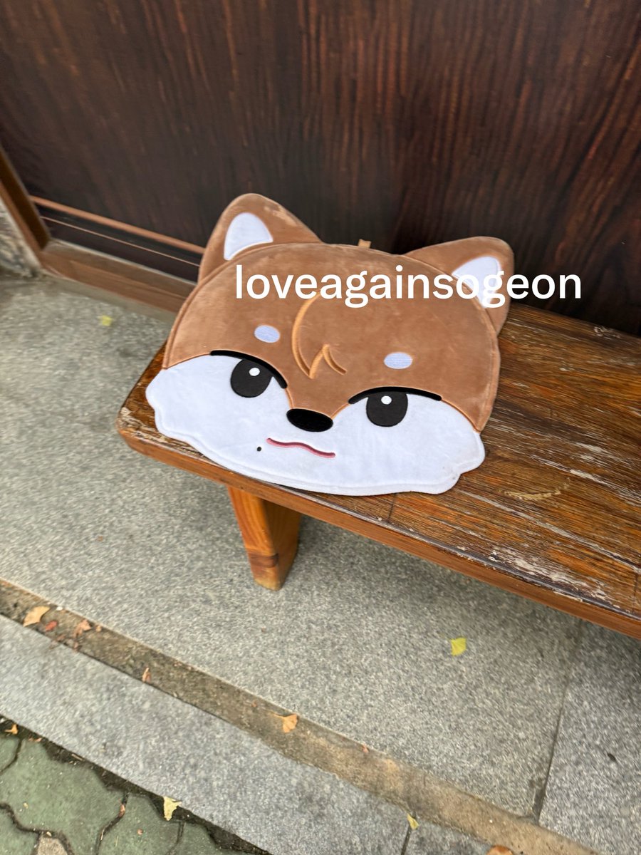 loveagainsogeon's tweet photo. 혹시 넥스지 콘서트 끝나고 망원에 가신 넥스티님 계신가요..? 오늘 망원동에 산책하러 갔는데 건스키가 외롭게 놓여져있어서 혹시나해서 올려봅니덩… https://t.co/ShGn6skPcJ