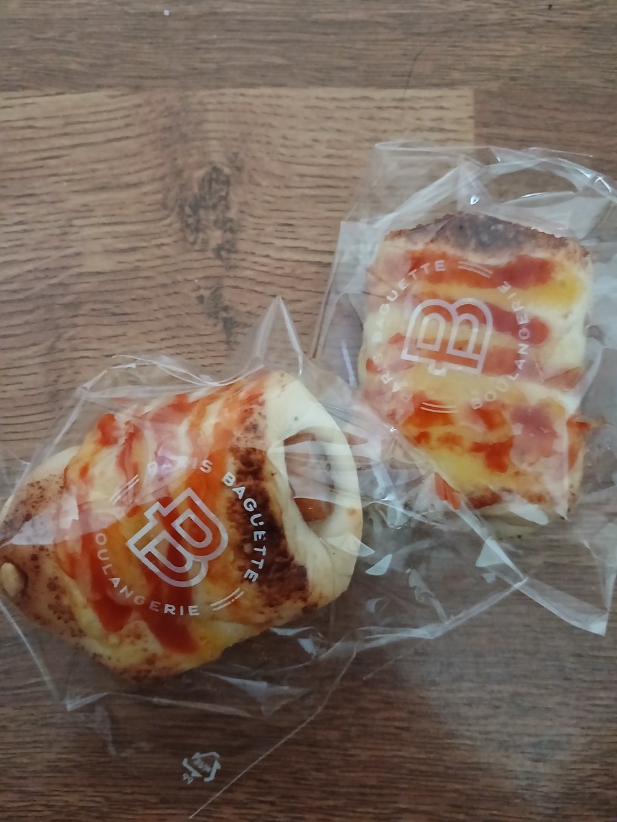no99_mouse's tweet photo. #쥐밥
아침 빠바 미니소시지빵2 + 단쉐
점심 또 참치셀러드
저녁 아아 + 컨피던스1캔
간식 블루소다? (바닐라아이스크림 1스쿱) https://t.co/4igbb2NGaL