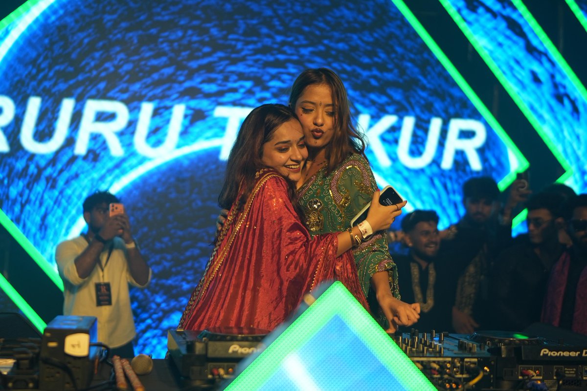 WishsenseS1ca9's tweet photo. My bbg looks attractive in green attire😍

#ruruthakur #rurumies #biggboss20 #riseandfall2 https://t.co/zMmtlSeC9O