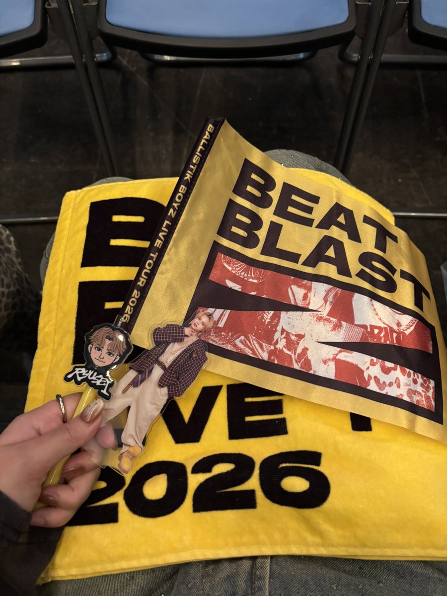 g1121b's tweet photo. #BBZ_BEAT_BLAST_Z 神戸2days👊🏻🔥
個人的にセトリが神すぎて、終始テンアゲ⤴️やっぱりバリちゃんは期待を裏切らんどころか覆してくる💥アリーナで神戸選んでくれてありがとう💕無限ドドンパも好きやけど、やっぱり無限パシオンで自分もヘトヘトになるくらい跳んでやりきった〜ってなりたいです✋🏻(小声) https://t.co/7l4WuM03gu