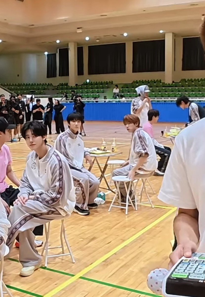 woozenniee's tweet photo. jaehee-yah we know you must've been wanted to join the hyungs so much😆 https://t.co/RcC3rORmxw
