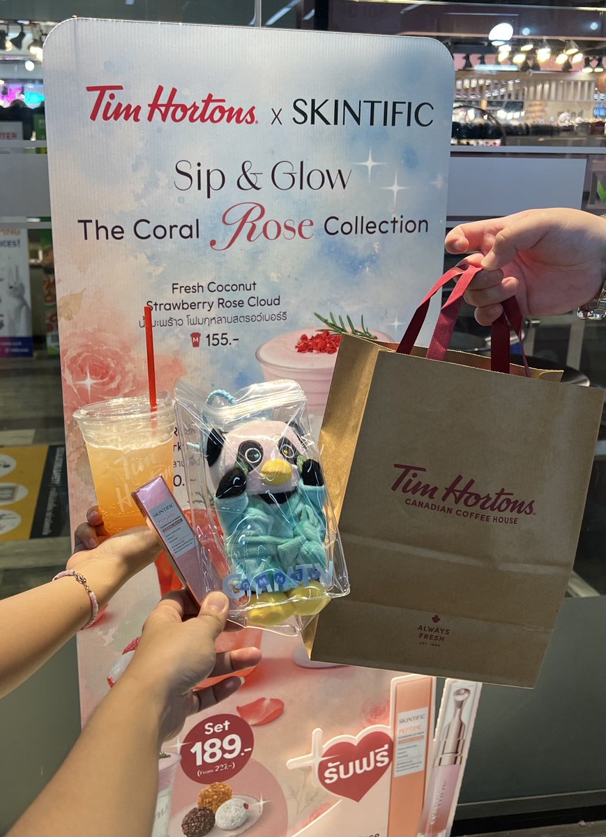 Justkk0144's tweet photo. มาซื้อตามลุน่าฮะ
#TimHortonsTH
#SipnGlow #LUNAR
#TheCoralRoseCollection https://t.co/H9LDP0XXAi